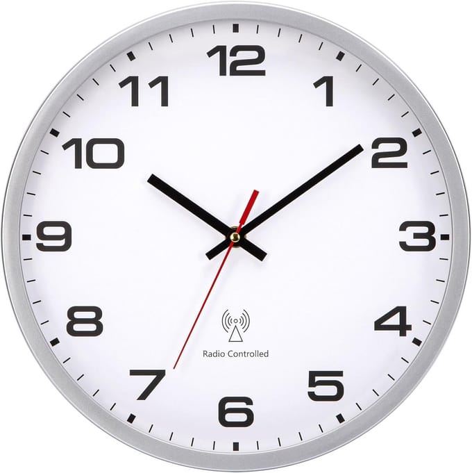 Grote Radiografisch Gestuurde Wandklok 30 cm, Batterijgevoed, Wit Zilver