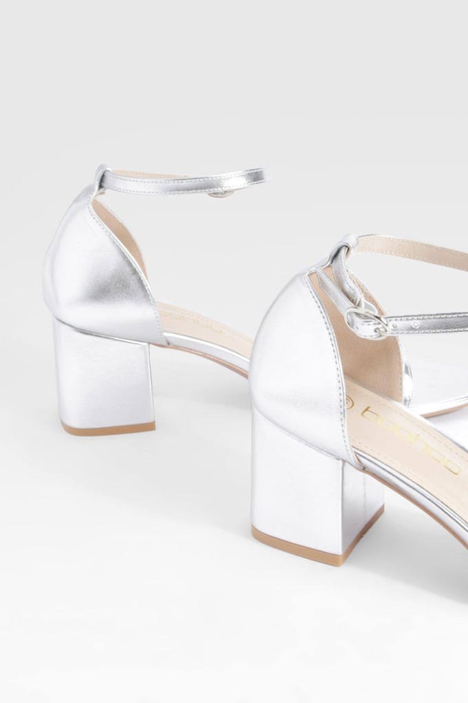 boohoo Dames Low Block Metallic Barely There Heels | Zilver | Maat: 37