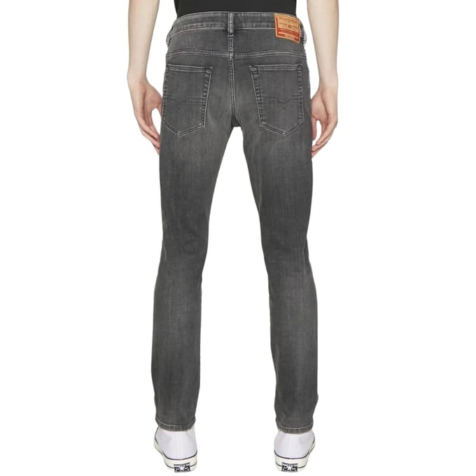 Diesel D-Yennox taps toelopende donkergrijze jeans
