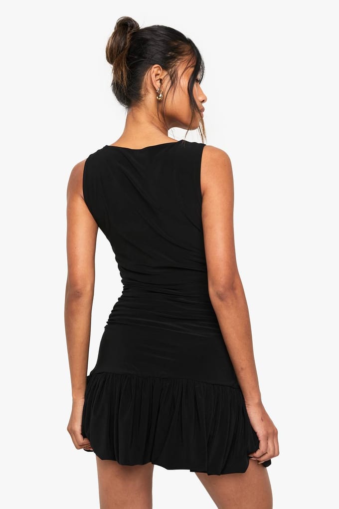 boohoo Dames Slinky square hals geraffeld detail geplooide mini-jurk | Black | Maat: 8