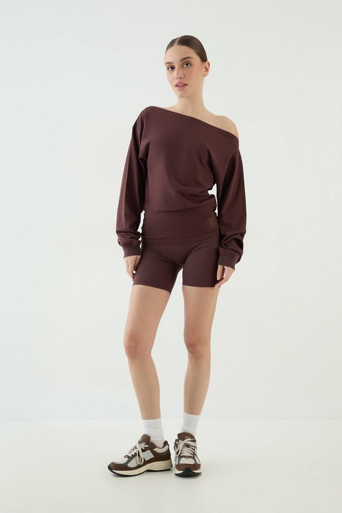 Dames Dsgn Studio Off-shoulder Top Met Gecinchte Taille En Lange Mouwen | Chocoladebruin | Maat: Medium