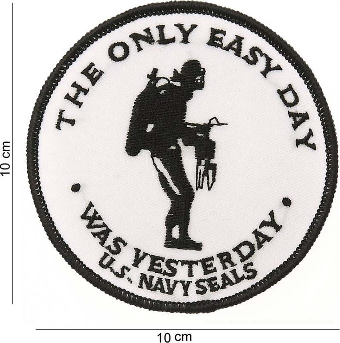 Embleem stof The only easy day wit