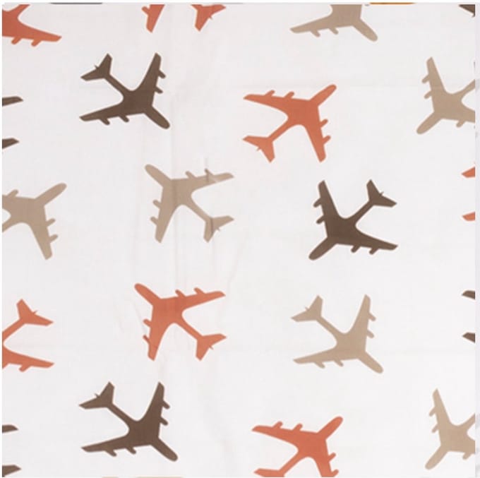 BINK Bedding Stof 100% katoen per meter percale - Planes choco - print - bruin - terra - taupe - vliegtuig