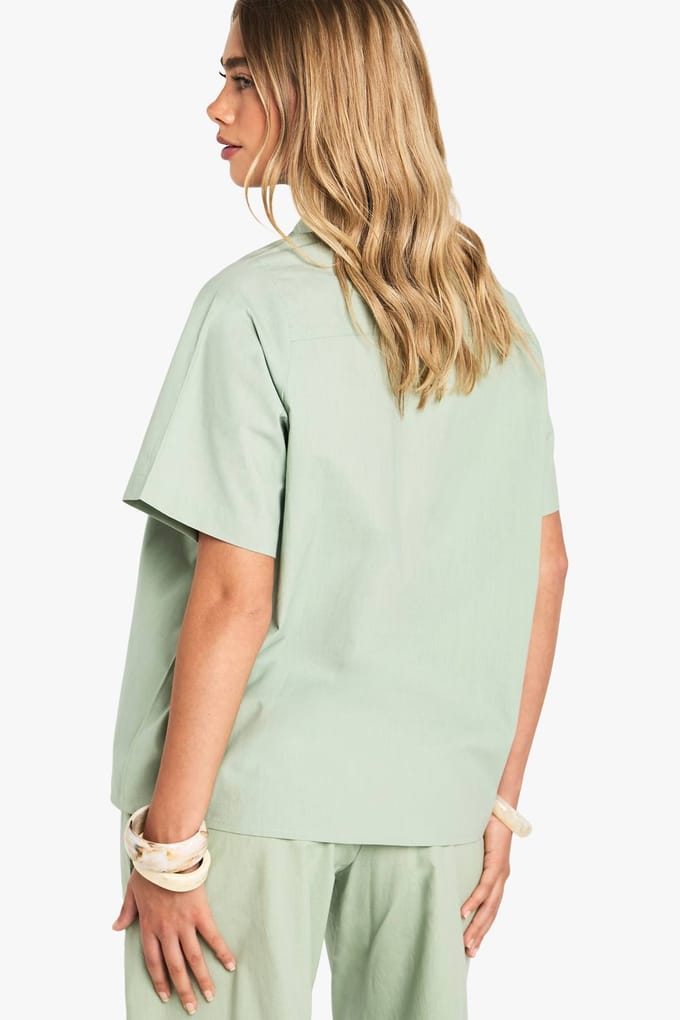 boohoo Dames Katoenen poplin kortmouwenoverhemd | Sage | Maat: 8