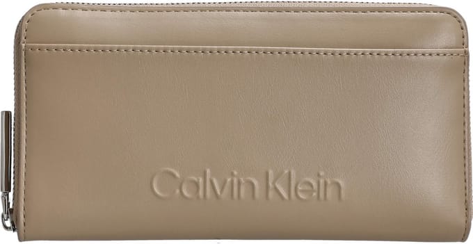 Calvin Klein Embossed Logo - Portemonnee L 12cc 19.2 cm RFID (crockery)