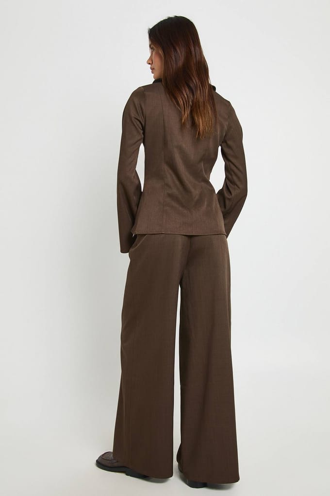 boohoo Dames Broek met plooidetails en wijde pijpen | Mocha | Maat: 8
