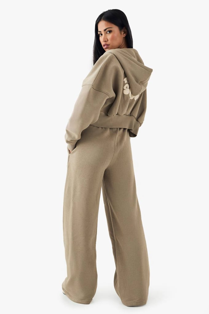 Dames DSGN Studio Sport Bubble Slogan Rechte Pijp Joggingbroek | Washed Khaki | Maat: Medium