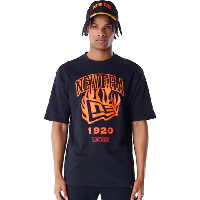 New Era Ne Flag Flame Oversized T-shirt Zwart