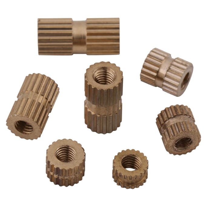 150 stuks M3 Messing Geribbelde Inzetmoeren Schroefdraad Assortiment Set Kit met Plastic Doos