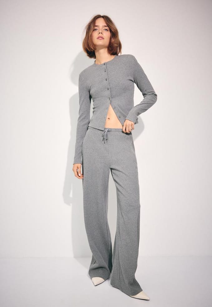 Stradivarius Geribde broek met zachte touch  Donkergrijs S