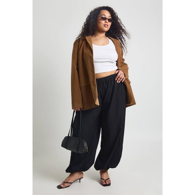 boohoo Dames Plus Gepelde Ballonbroek | Zwart | Maat: 44