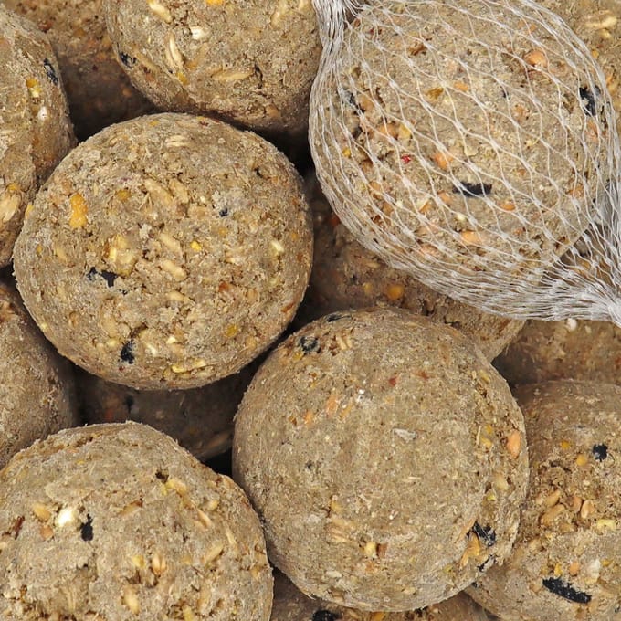 Mezenbollen 100 x ca.90 gram met net, vogelvoer, vetbollen