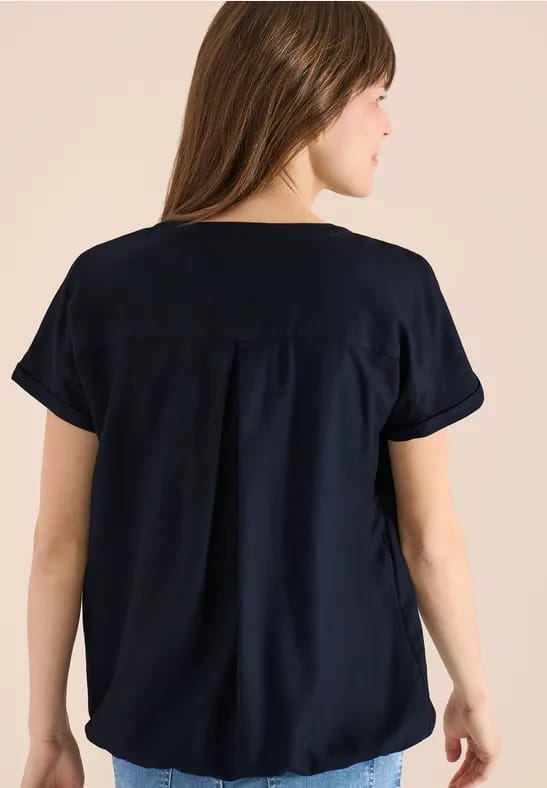Blouse met korte mouwen en gespleten hals