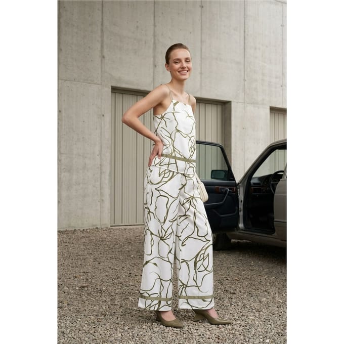 Abstracte Satijnen Strapless Blouse en Wijde Broek Set