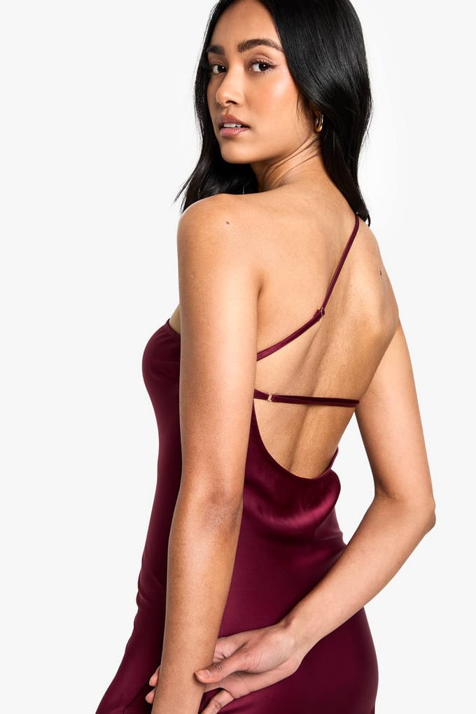 boohoo Dames Satijn Asymmetrische Maxi-Jurk | Wine | Maat: 16