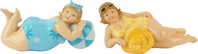 Strandlady mollig liggend fleurig, gezellige dame