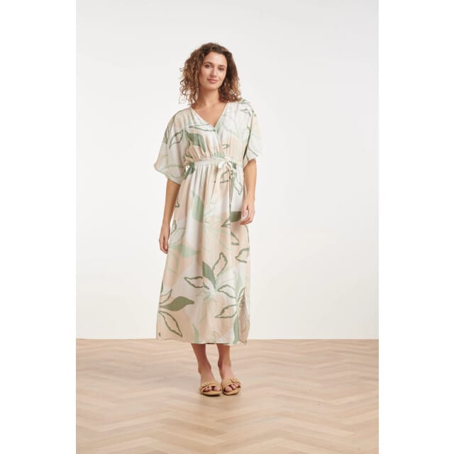 Smashed Lemon Midi jurk met groene en beige bladprint en ceintuur |