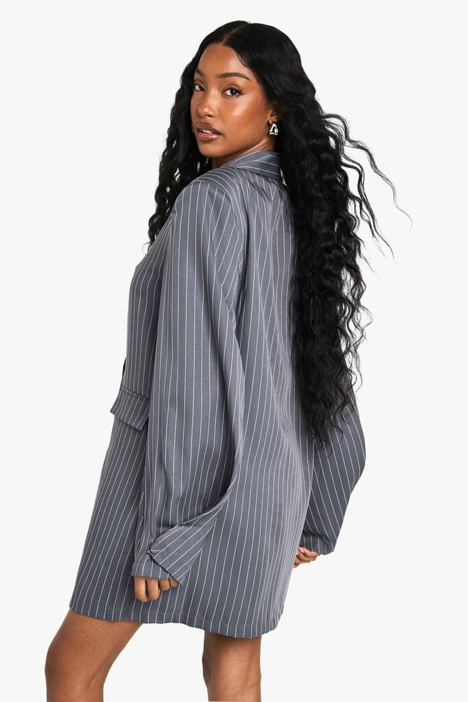 boohoo Dames Gestreepte Geweven Blazerjurk met Voorzakken in Oversized Model | Charcoal | Maat: 12