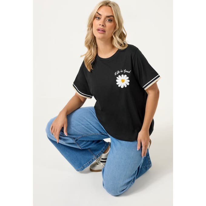 Yours Zwart 'Life Is Good' Varsity Tshirt Met Madeliefjes Size 46