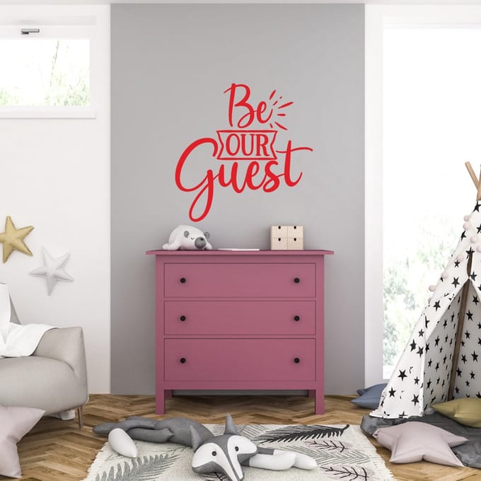 Muursticker - Be Our Guest - 46,4 x 46,4 - Rood