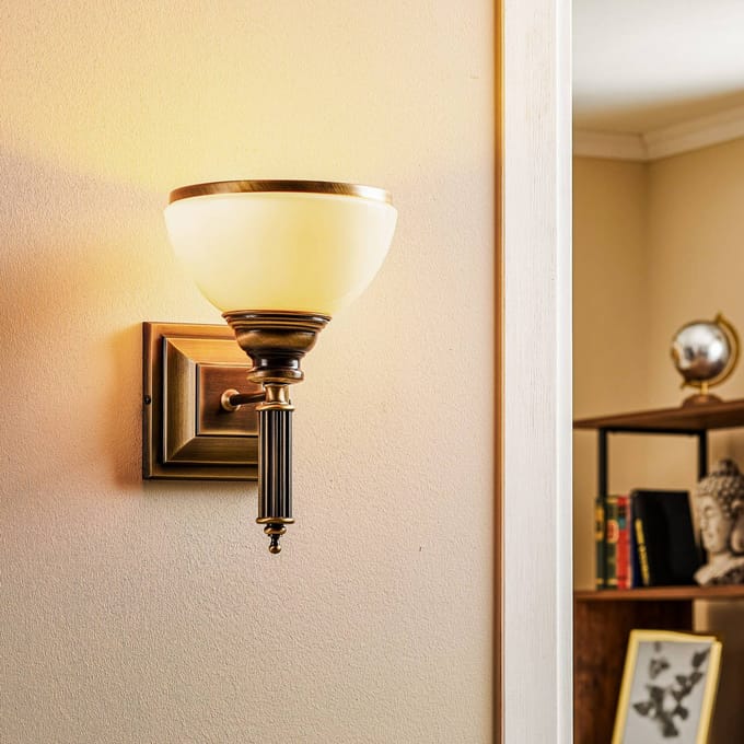 Jupiter Wandlamp Petro, antiek met glazen kap