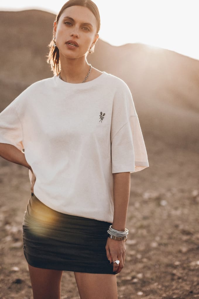 Mikuta The Roses Oversized T-shirt White Größe: L | Hemden Outlet | Damen | Weiß