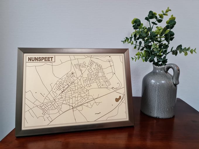 Decoratief Beeld - Houten Van Nunspeet - Hout - Bekroned - Bruin - 21 X 30 Cm