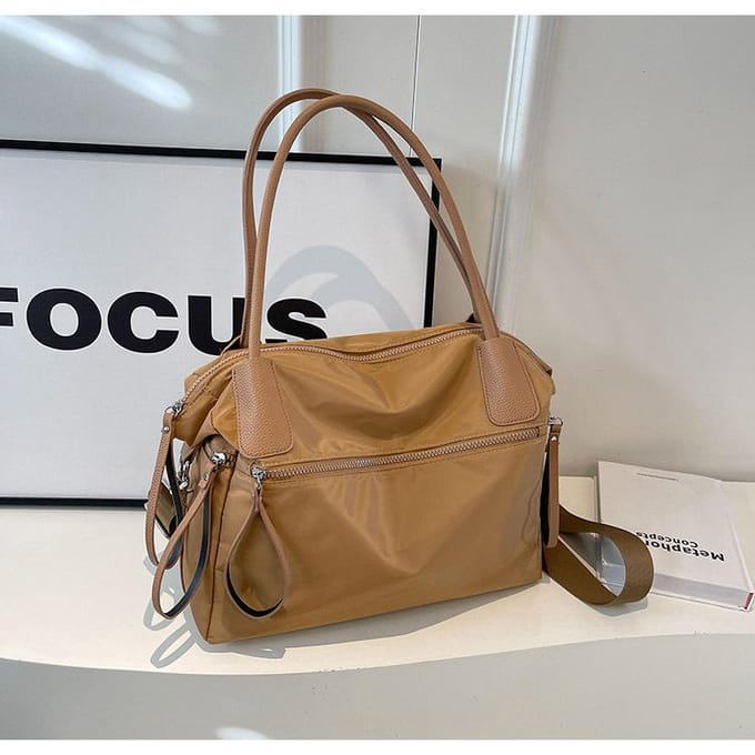 Sac à bandoulière vintage en nylon pour femmes Grande capacité Imperméable Sac à bandoulière Sac à main pour les déplacements quotidiens noir