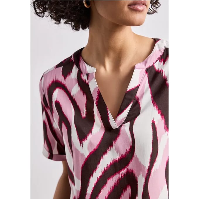 Blouse met korte mouwen, gespleten hals en print