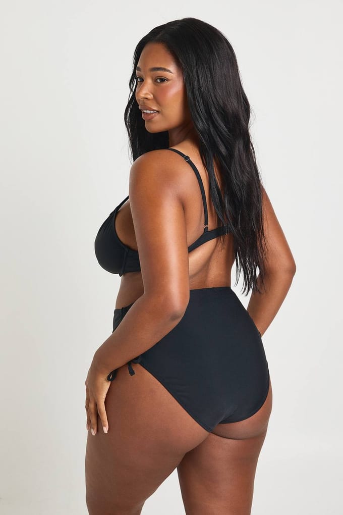 boohoo Dames Plus Zwemkleding Essentials Buikcontrole Hoge Taille Slip | Black | Maat: 28