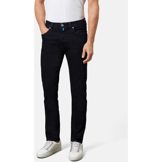 Pierre Cardin blauwe heren jeans   Rinsewash wassing   Tapered fit   5-Pocket zakken   Knoop- en ritssluiting   Duurzaam   Regular waist Blauw 31/32