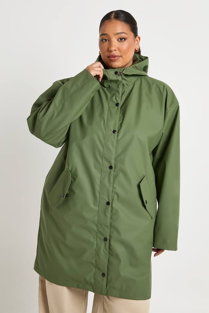 boohoo Dames Plus Gerubberiseerde Regen Midi Parka Jas | Licht Kaki | Maat: 44