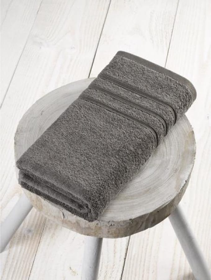 De Witte Lietaer Dolce Handdoek steeple grey / grijs 50x100 cm