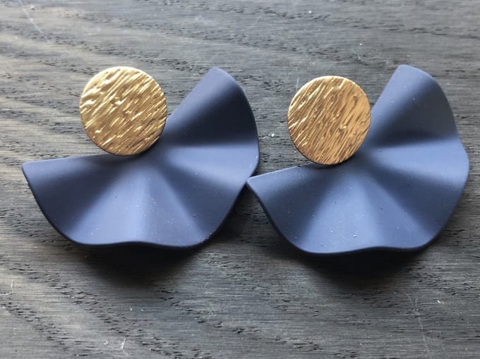 Vibe - TORA - oorbellen - goud - blauw