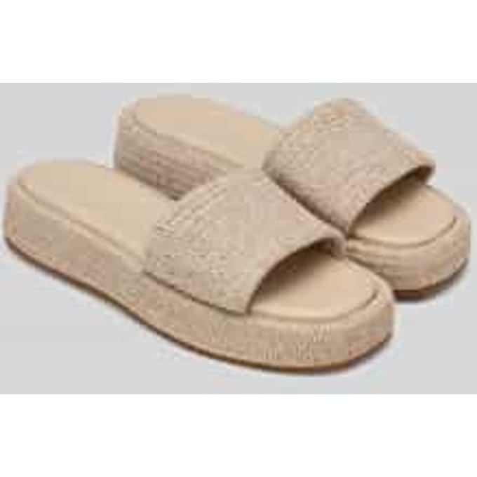 sandalen van stro- vlechtwerk model 'LARISSA'