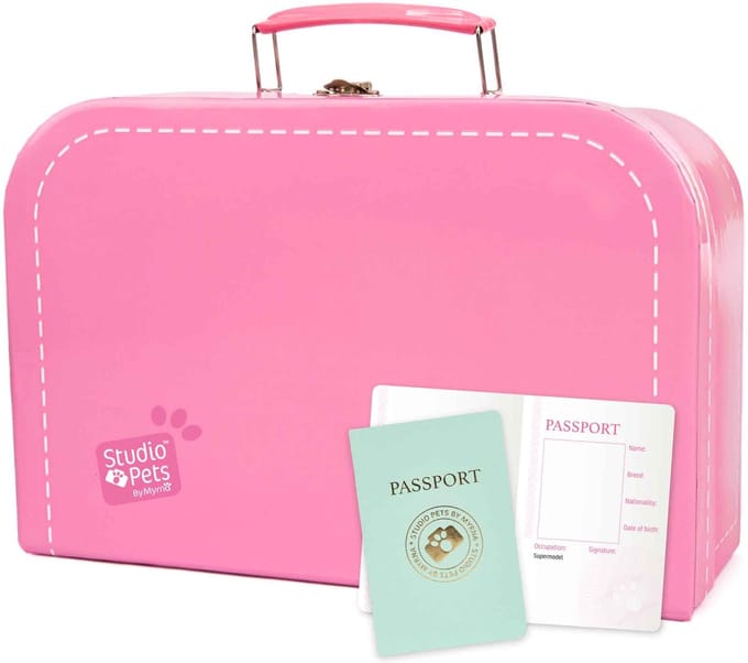 Studio Pets® Roze Kartonnen Koffer met Paspoort