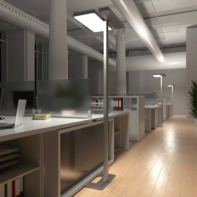 Arcchio LED kantoor vloerlamp Aila, zilver, daglichtsensor