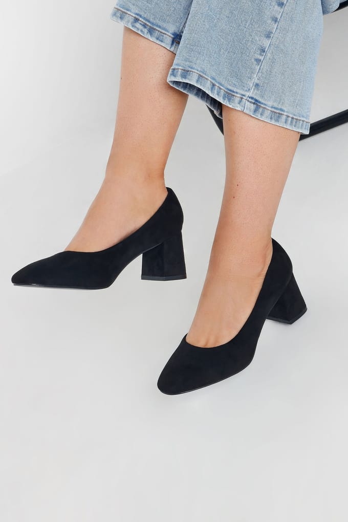 Yours Zwarte Pumps Met Imitatiesuède, Middelhoge Blokhak En Extra Brede Eeepasvormsize 41EEE