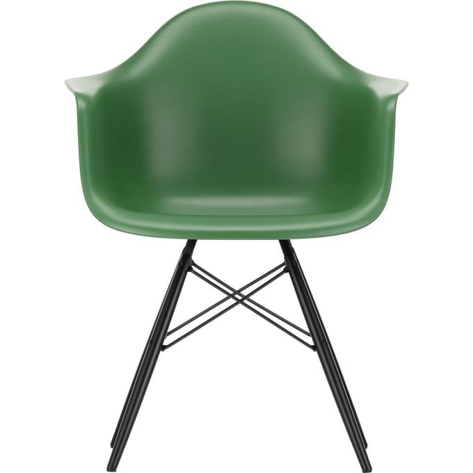 Vitra DAW Eames Plastic Armchair - smaragd RE - esdoorn zwart