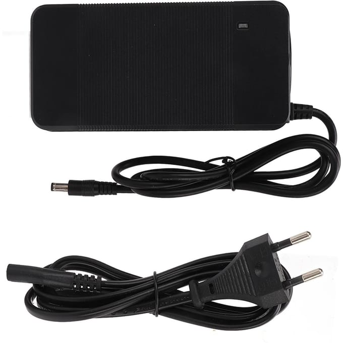 Lithium-Ion Batterijlader Stroomadapter met LED-Indicator 54.6V 2A voor Elektrische Scooter 100‑240V EU-stekker black