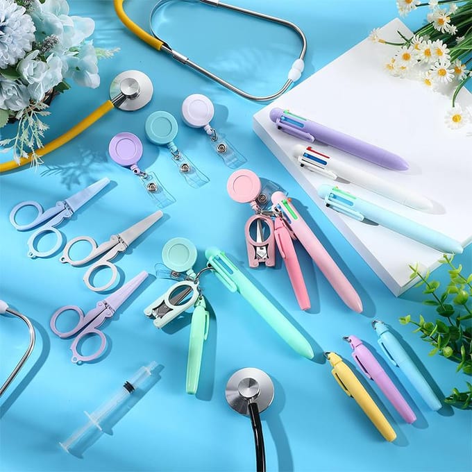 Macaron Zuster Pen Set Badge Mini Uitschuifbare Badge Accessoires Balpen Fluorescerende Pen Vouwbare Schaar Sleutelhanger pink