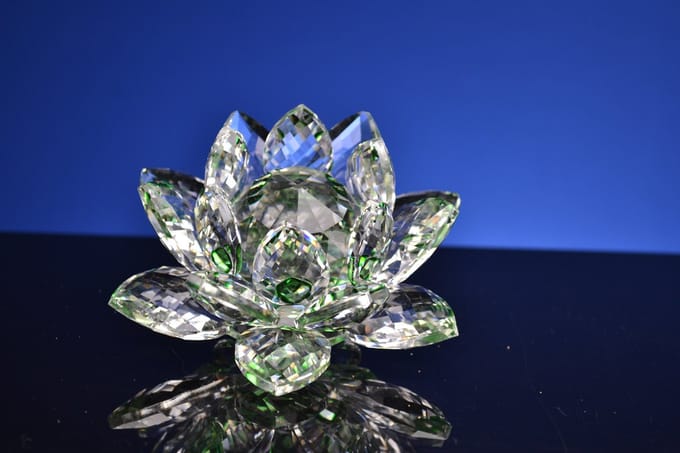 Kristallen Lotus bloem gekleurd Groen