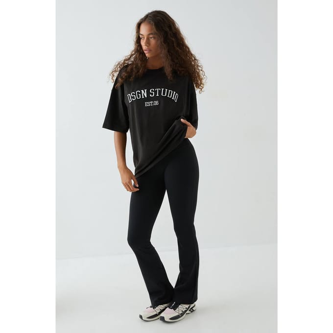 Dames DSGN Studio Applique Oversized T-shirt | Zwart | Maat: 36