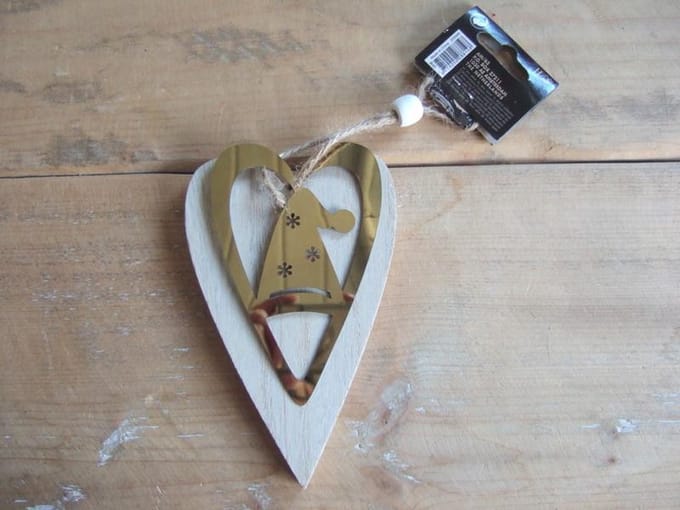 Houten hanger met muts