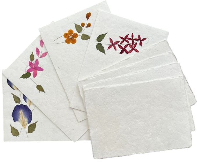 Set van 4 witte kaarten A5 formaat en 4 enveloppen van Tree Free papier