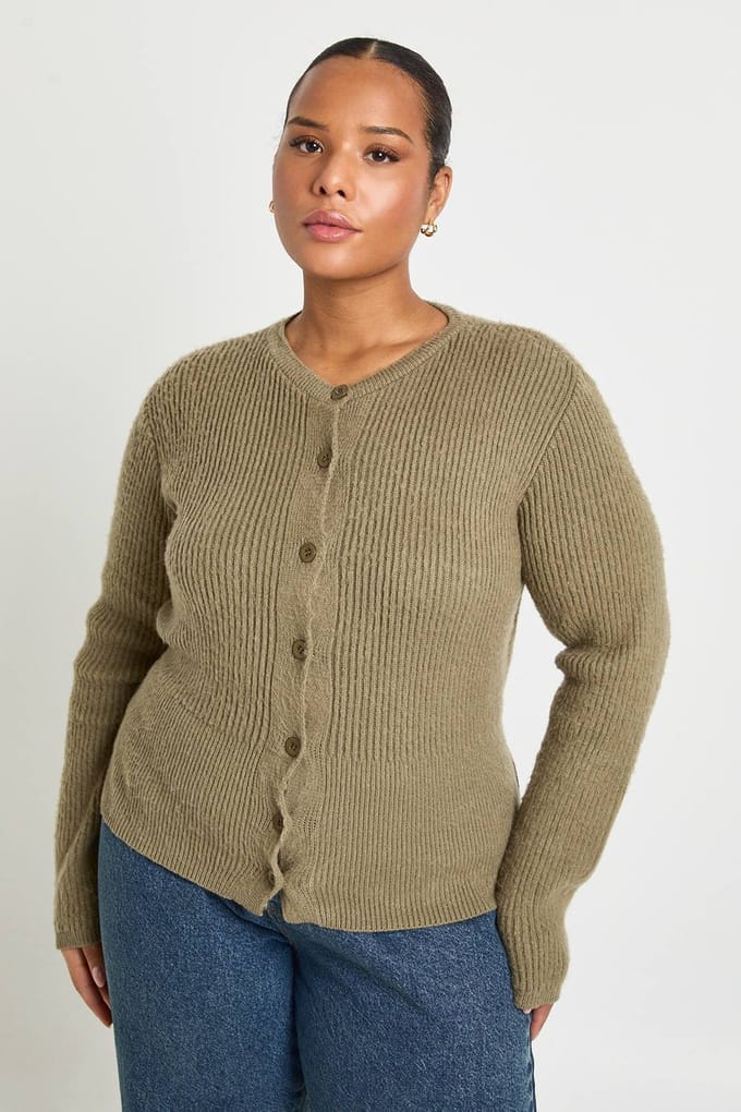 boohoo Dames Plus ingesnoerde met knoopsluiting zachte cardigan | Khaki | Maat: 20-22