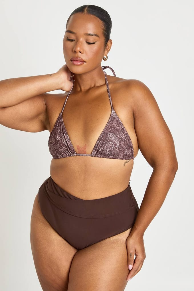 boohoo Dames Plus Buikcontrolerende Wikkel Hoge Taille Bikinibroekje | Chocoladebruin | Maat: 54