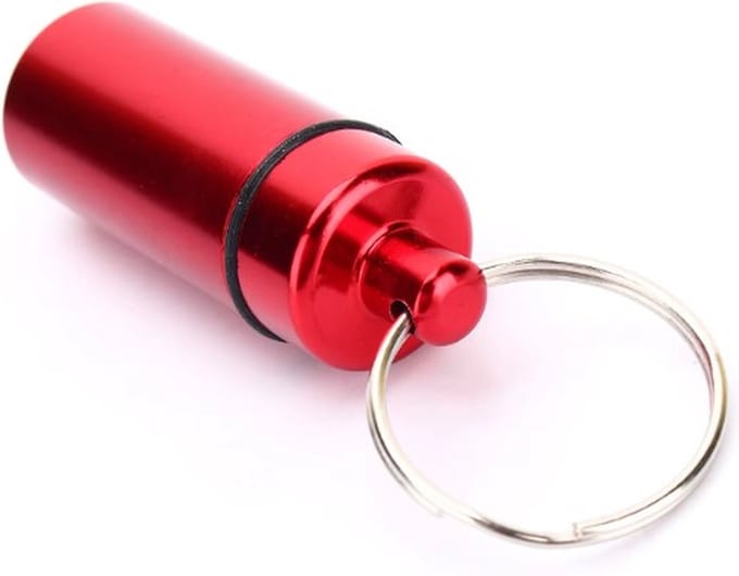 Go Go Gadget - Medicijn Koker - Pillen Koker - Sleutelhanger - Aluminium - Rood