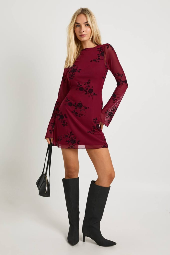 boohoo Dames Devore mini-jurk met uitlopende mouwen | Wijn | Maat: 36