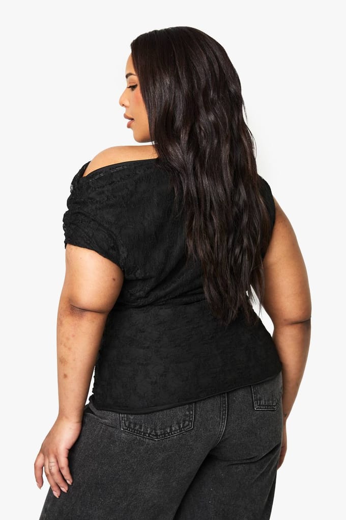 boohoo Dames PLUS ASYMMETRISCHE HALSLijN KANTTOP | Zwart | Maat: 54